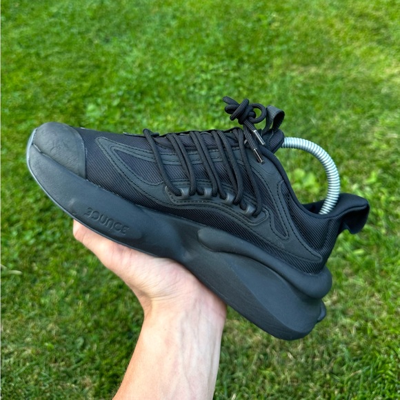 Women’s running shoes Adidas AlphaBoost V1 Core Black brand new size 8,5 us - Picture 3 of 6